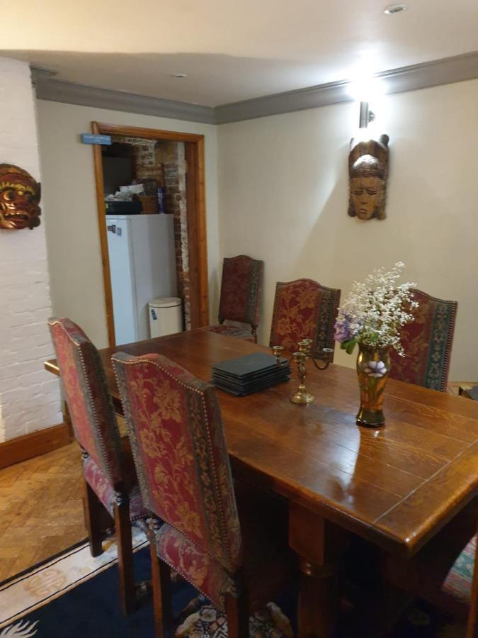 Dormansland South Lodge House מראה חיצוני תמונה